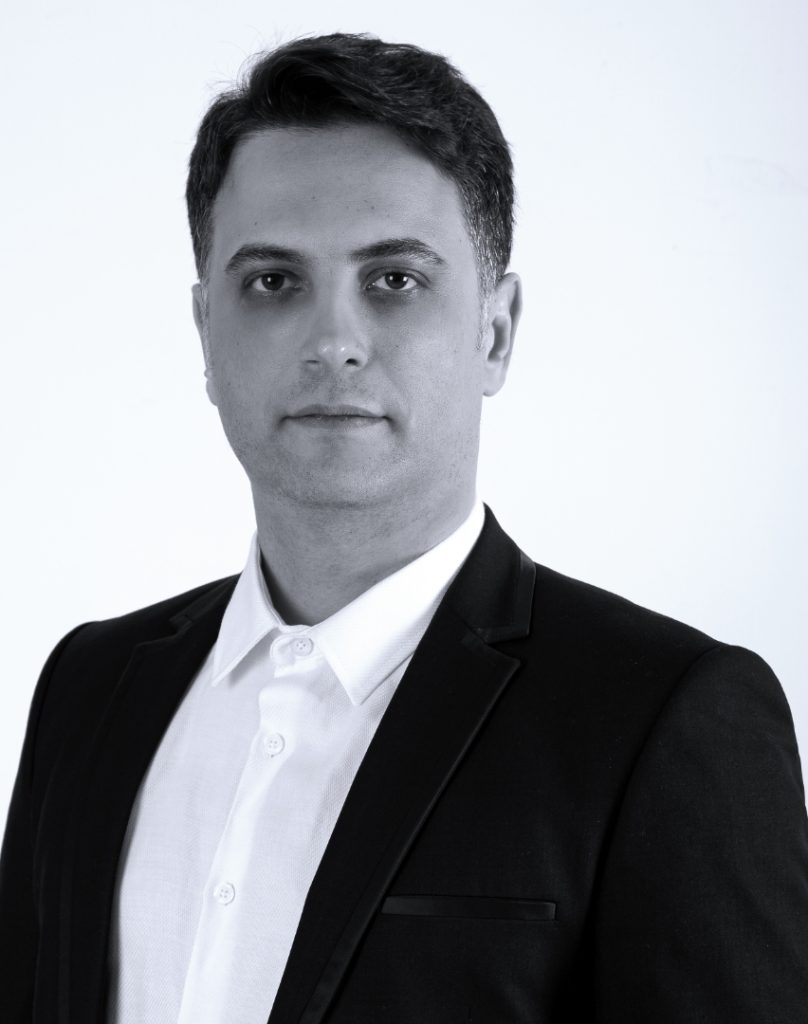 c69a9512 d182 4aec 9053 edbc3fd01932حسن حاجی پور